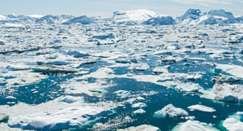La riduzione delle calotte polari è un segnale forte dell’emergenza climatica