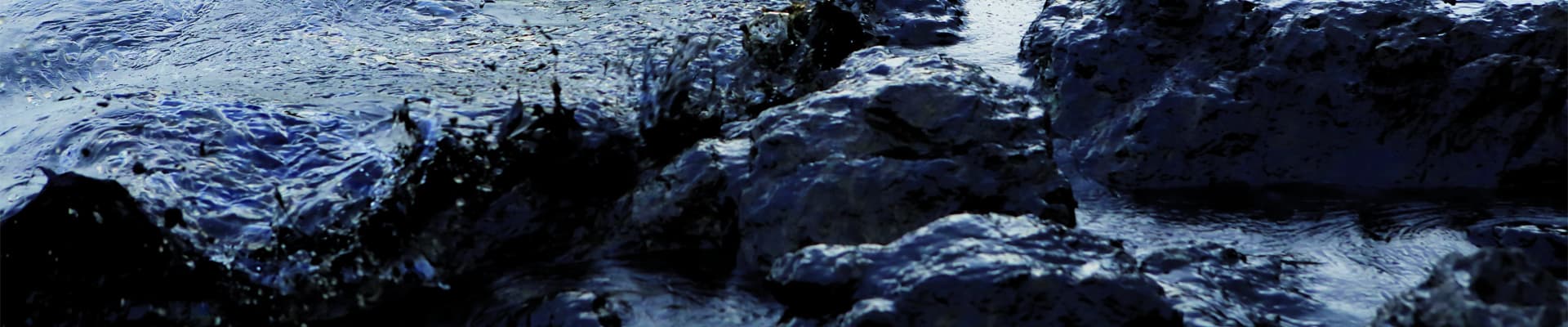 In caso di incidenti il petrolio viene sversato nell’oceano con conseguenze molto gravi sulle sue acque, sui suoi abitanti e sulle spiagge